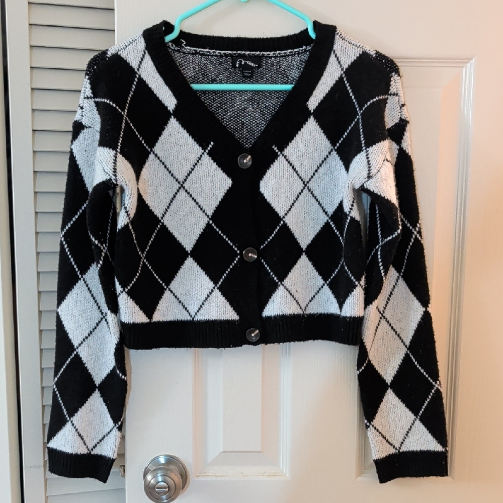 Art Class Black and White Diamond Pattern Sweater